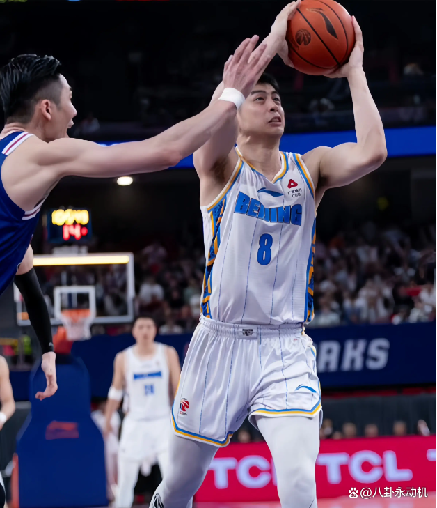 关于深圳男篮训练开放日；今晚手感冰凉引欢呼；CBA季后赛在即；训练强度明显提升的信息