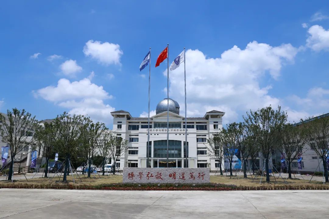 博彩体育app下载利物浦训练开放日，冲刺阶段更衣室发声引欢呼，社区盾在即，赛程密集仍需轮换的简单介绍